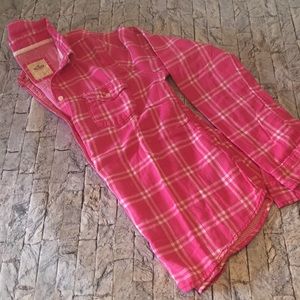 Hollister Long Sleeve Button Up. Size Large.